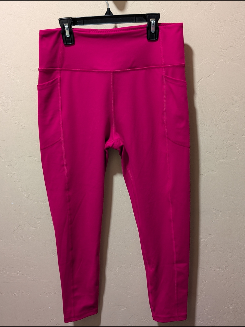 EUC Victoria's Secret Essentials Hot Pink Athletic Leggings W/pockets 12